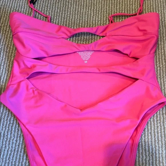 NWT Lovers + Friends no words Vibrant hot Pink cut out One Piece size medium - Picture 9 of 9
